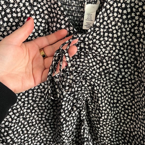 NWT H&M Floral Draped Blouse - Picture 4 of 8